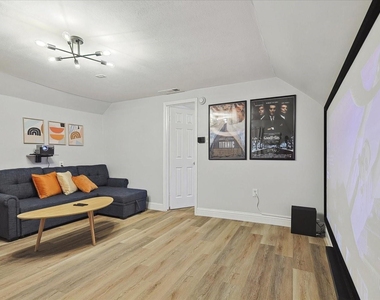 3608 Courtdale - Photo Thumbnail 20