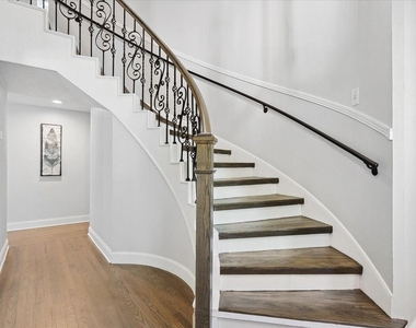 3608 Courtdale - Photo Thumbnail 1