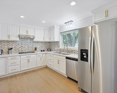 3608 Courtdale - Photo Thumbnail 4