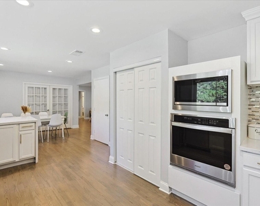 3608 Courtdale - Photo Thumbnail 7