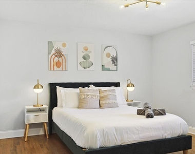 3608 Courtdale - Photo Thumbnail 16