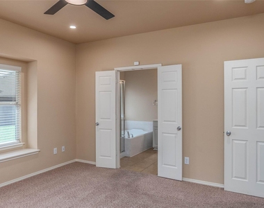 1405 Samantha Creek Drive - Photo Thumbnail 8