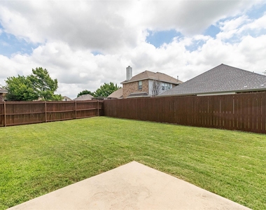 1405 Samantha Creek Drive - Photo Thumbnail 17