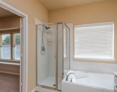 1405 Samantha Creek Drive - Photo Thumbnail 10