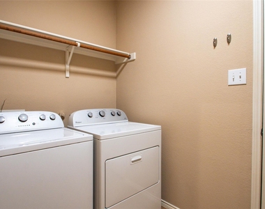 1405 Samantha Creek Drive - Photo Thumbnail 15