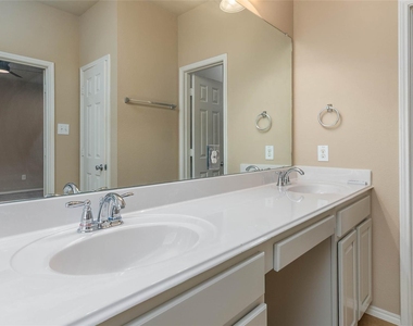 1405 Samantha Creek Drive - Photo Thumbnail 9