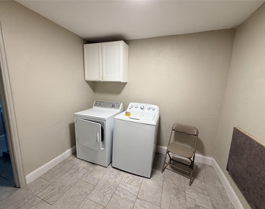 701 W Saunders Street - Photo Thumbnail 7