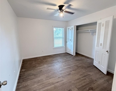 701 W Saunders Street - Photo Thumbnail 9