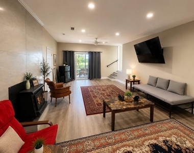 701 W Saunders Street - Photo Thumbnail 3