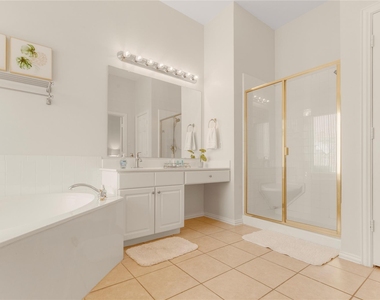 1438 Royal Oaks Drive - Photo Thumbnail 16