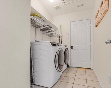 1438 Royal Oaks Drive - Photo Thumbnail 20