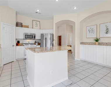 1438 Royal Oaks Drive - Photo Thumbnail 7