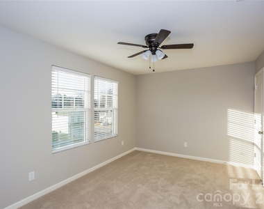 1072 Ramsgate Drive Sw - Photo Thumbnail 8
