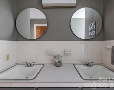 34 Willow Street - Photo Thumbnail 21