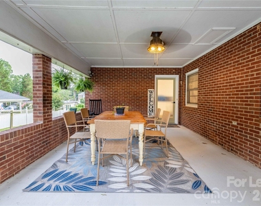 34 Willow Street - Photo Thumbnail 38