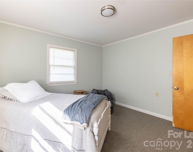 34 Willow Street - Photo Thumbnail 18