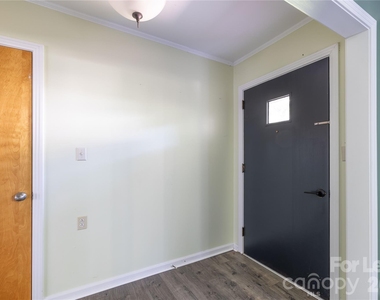 34 Willow Street - Photo Thumbnail 7