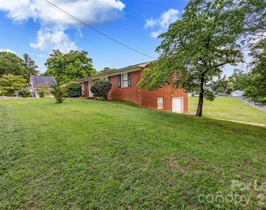 34 Willow Street - Photo Thumbnail 43