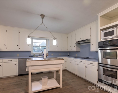 34 Willow Street - Photo Thumbnail 30