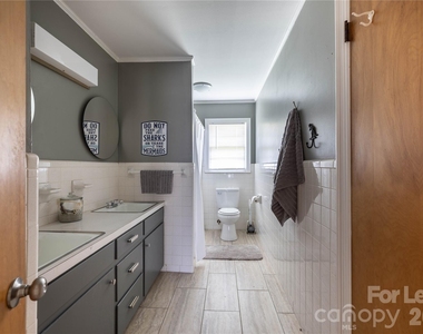 34 Willow Street - Photo Thumbnail 20