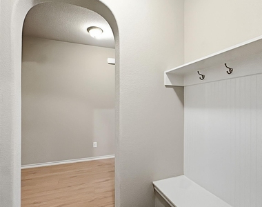 824 Dove Cove - Photo Thumbnail 8