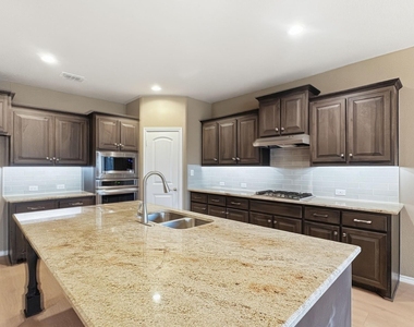 824 Dove Cove - Photo Thumbnail 13