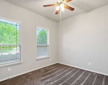 824 Dove Cove - Photo Thumbnail 3