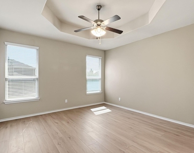 824 Dove Cove - Photo Thumbnail 19