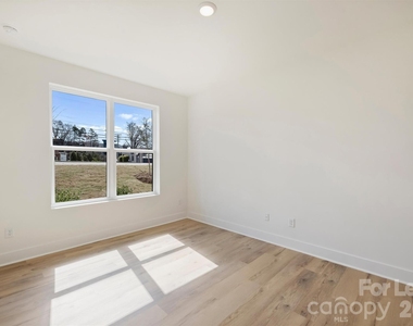 10711 Mallard Creek Road - Photo Thumbnail 23