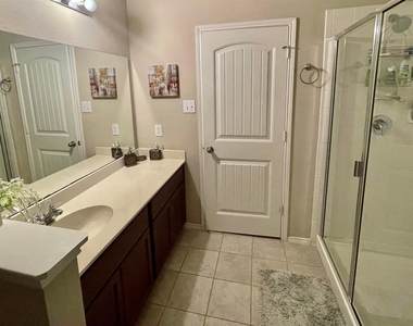 2305 Willard Way - Photo Thumbnail 8