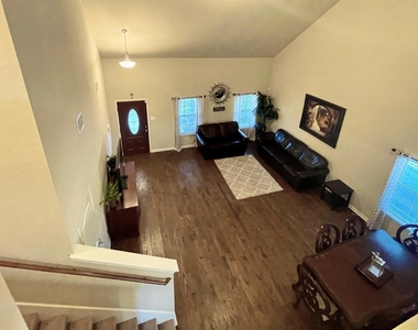 2305 Willard Way - Photo Thumbnail 7