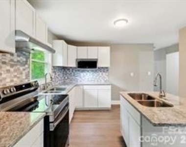 131 Little Forest Lane - Photo Thumbnail 12