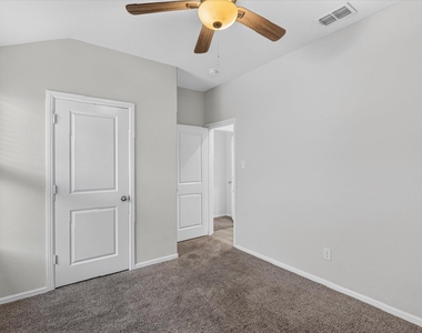 2225 Blythwood Trail - Photo Thumbnail 7