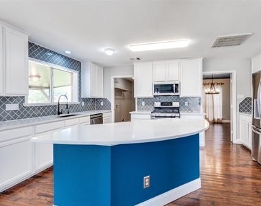 414 Ridgegate Drive - Photo Thumbnail 13