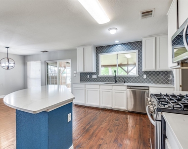 414 Ridgegate Drive - Photo Thumbnail 16