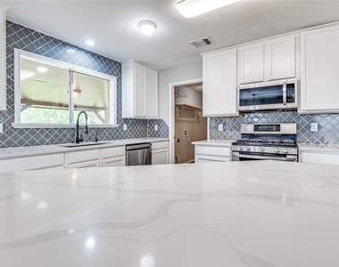 414 Ridgegate Drive - Photo Thumbnail 19