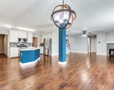 414 Ridgegate Drive - Photo Thumbnail 12