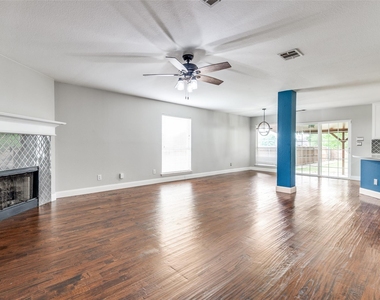 414 Ridgegate Drive - Photo Thumbnail 7