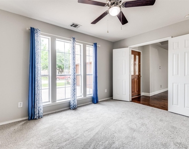 414 Ridgegate Drive - Photo Thumbnail 2