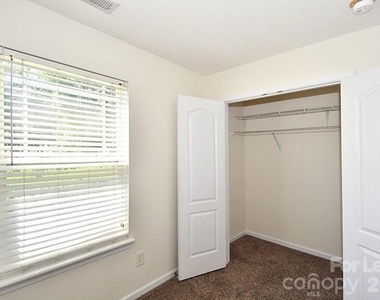 118 Peterborough Drive - Photo Thumbnail 19