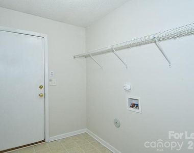 118 Peterborough Drive - Photo Thumbnail 15