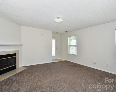 118 Peterborough Drive - Photo Thumbnail 6