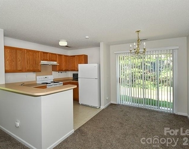 118 Peterborough Drive - Photo Thumbnail 9