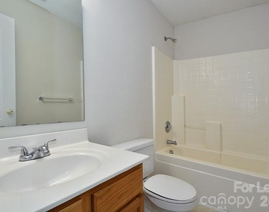 118 Peterborough Drive - Photo Thumbnail 20
