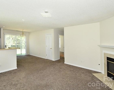 118 Peterborough Drive - Photo Thumbnail 7