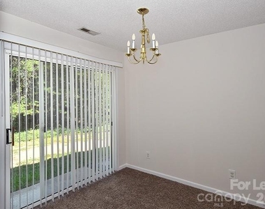 118 Peterborough Drive - Photo Thumbnail 11