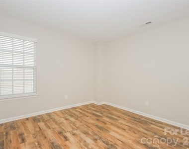2218 Taras Trace Drive - Photo Thumbnail 9