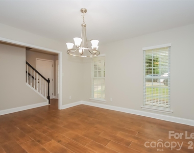 2218 Taras Trace Drive - Photo Thumbnail 6