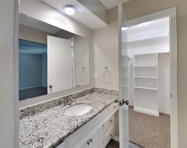 3016 Dartmouth Drive - Photo Thumbnail 10
