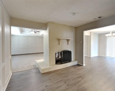 3016 Dartmouth Drive - Photo Thumbnail 3